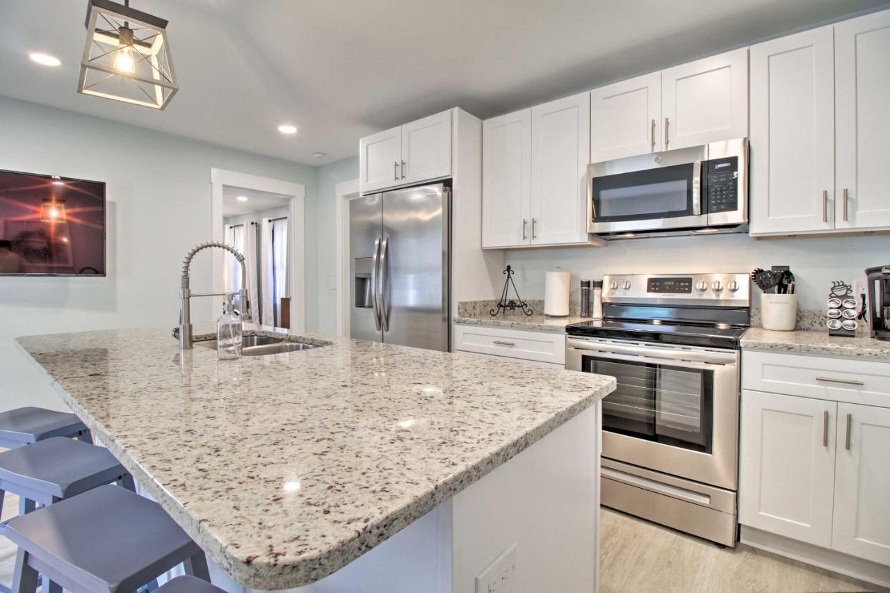 New! Renovated 2 Bed 2 Bath Apartment Downtown ビューフォート エクステリア 写真